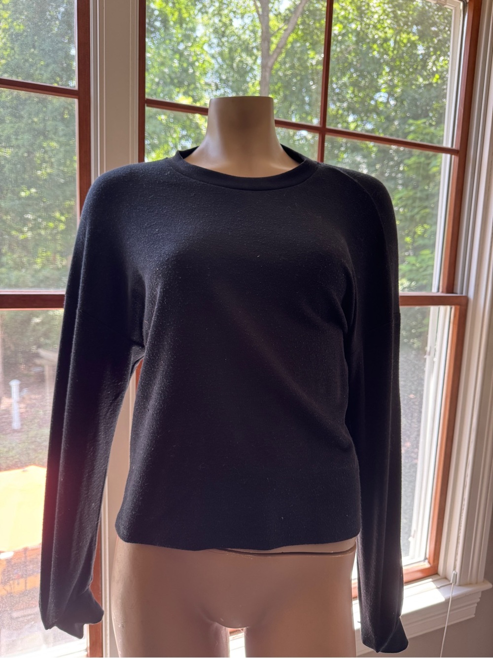 Forever 21 Black Crewneck Pullover Sweater